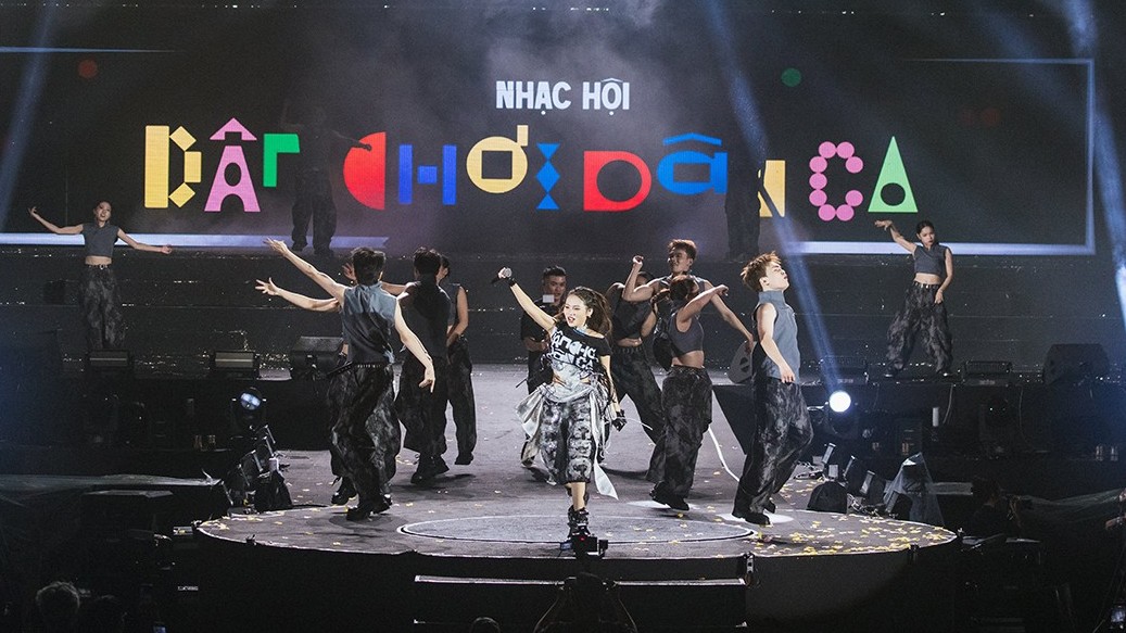 Mãn nhãn với đại tiệc văn hóa 3 miền tại Nhạc hội 'Dân chơi dân ca' của Phương Mỹ Chi