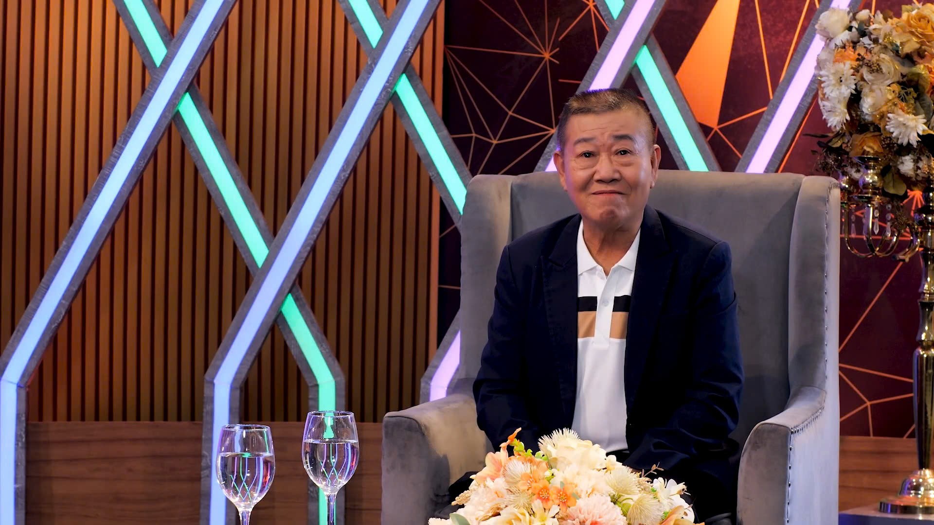 Nghệ sĩ Vũ Thanh: Từ chàng 'ca sĩ lót' đến gia tài 200 kịch bản tiểu phẩm truyền hình