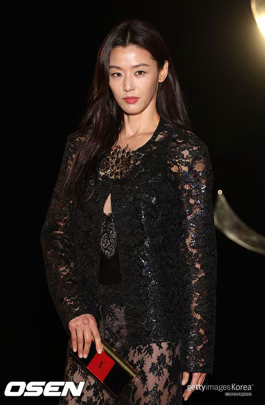 Jun Ji Hyun gây tranh cãi vì 'lão hóa nhanh'