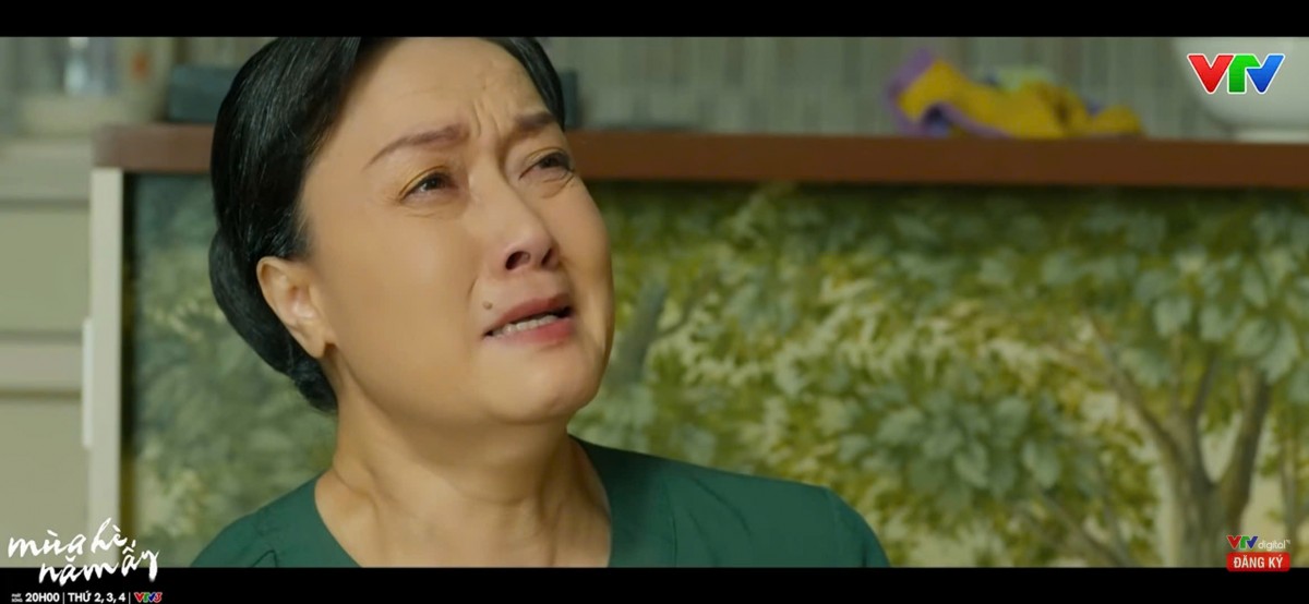 'Mùa hè năm ấy' tập 26: Bà Ngọc quỳ gối xin lỗi gia đình Khánh