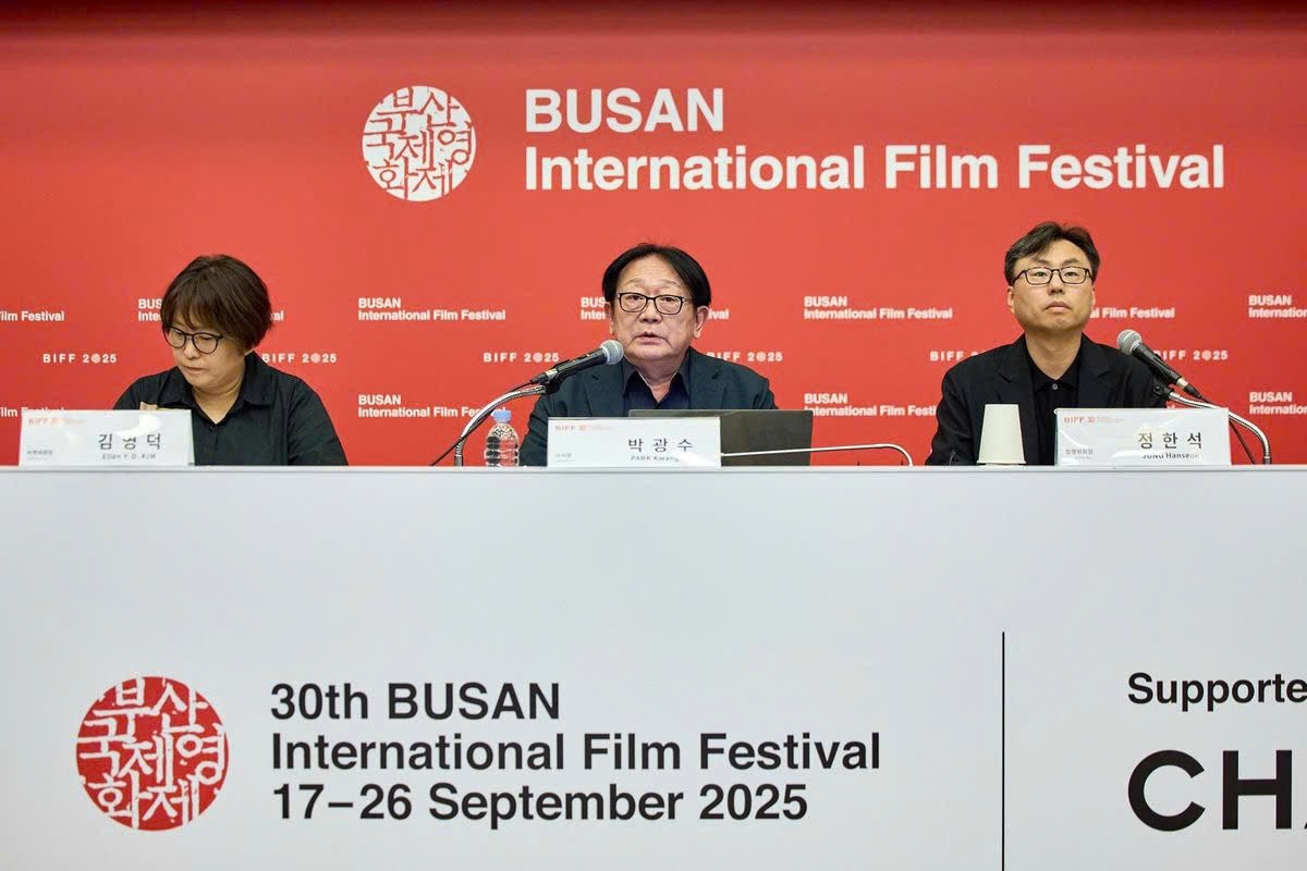 Lee Min Ho vắng mặt tại Liên hoan phim Busan vì tranh cãi quanh 'The Assassin(s)'