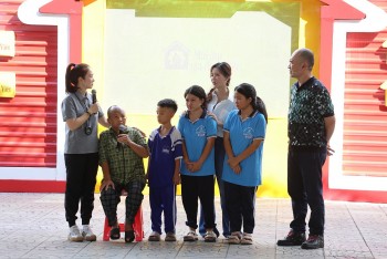 'Mái ấm gia đình Việt': Thanh Thảo, Tiến Luật và Sam nghẹn lòng trước những em nhỏ vượt nghịch cảnh, quyết tâm học tập báo hiếu cha mẹ