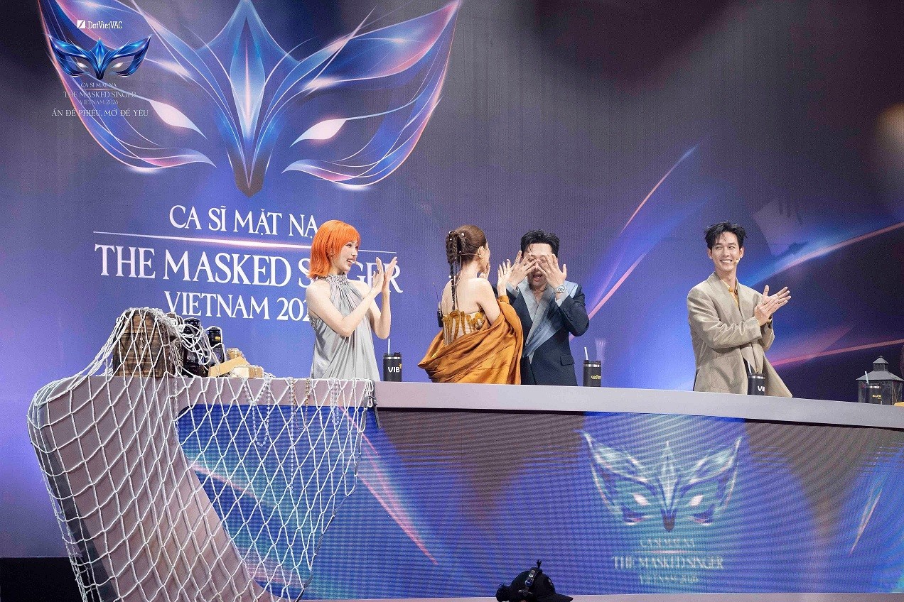 'The Masked Singer 2026': Lộ diện nhân vật khiến Trấn Thành, Bích Phương rơi nước mắt