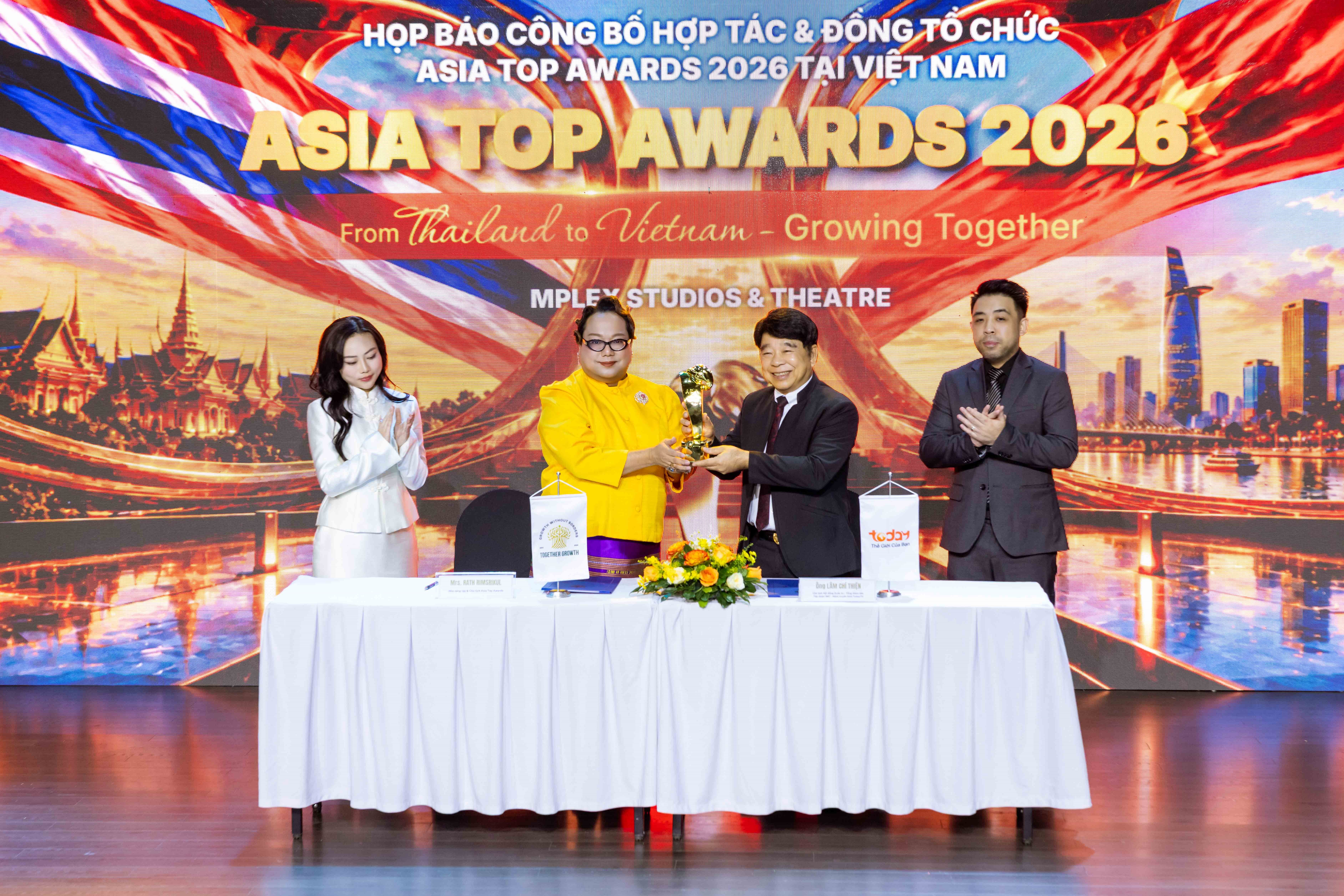 Nghi thức Trao quyền, Ký kết Hợp tác Chiến lược và Giới thiệu chiếc cúp của ASIA TOP AWARDS 2026 giữa TodayTV và Together Growth