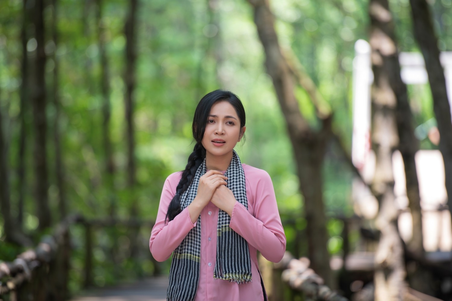 Nhạc sĩ Nguyễn Văn Chung và ca sĩ Nguyễn Duyên Quỳnh viết tiếp câu chuyện tri ân với 'Dưới cờ Tổ quốc anh về'