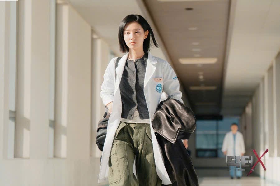 'Doctor X' lập kỷ lục rating năm 2026, Kim Ji Won trở lại màn ảnh thành công vang dội sau 2 năm