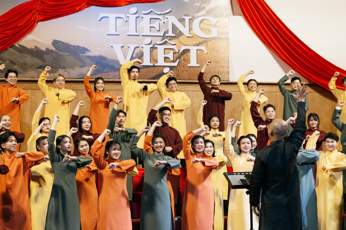 Saigon Choir công diễn 'Tiếng Việt': Đưa 24 ca khúc kinh điển lên sân khấu hợp xướng