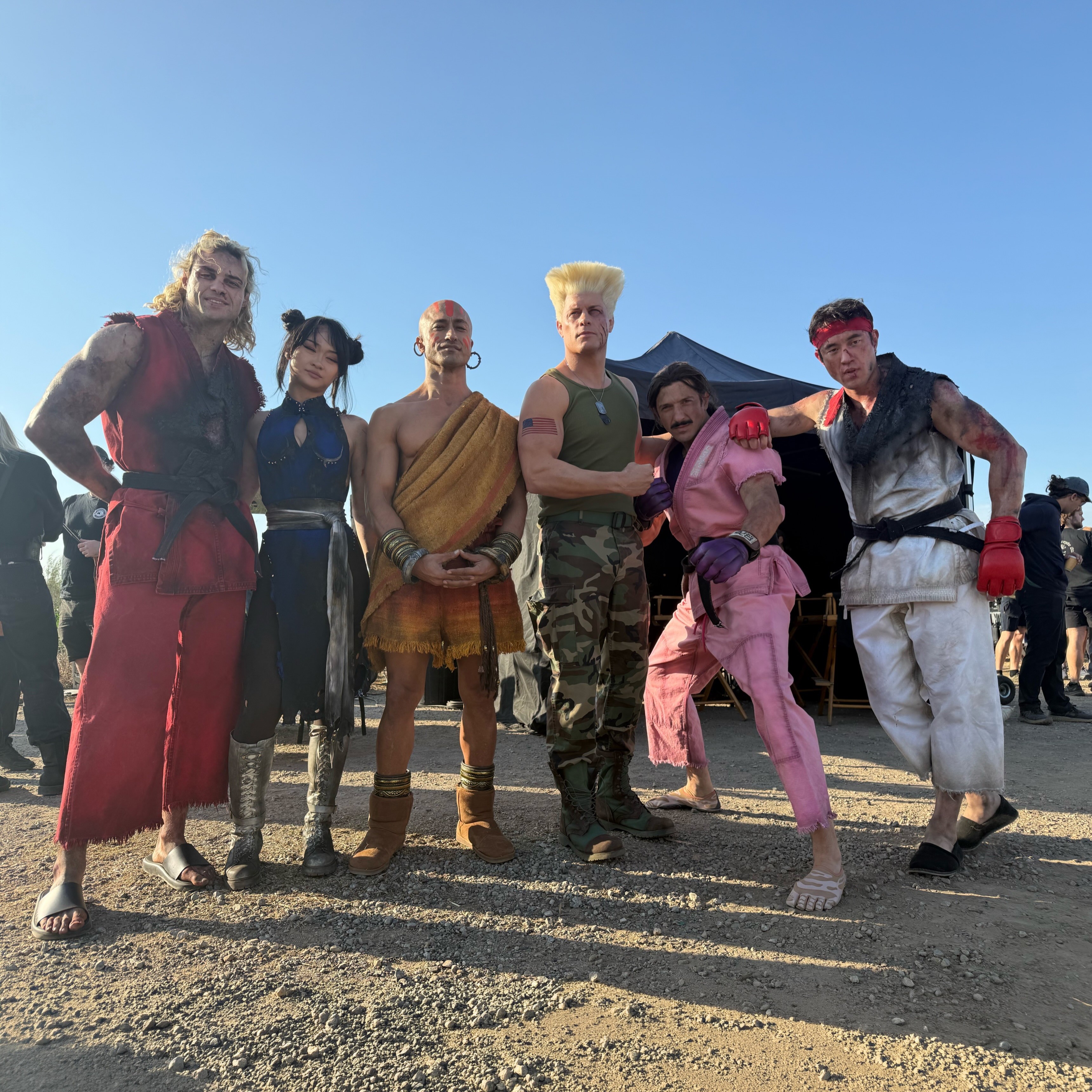Dàn cast 'Street Fighter' thân thiết như người nhà, 'lăn xả' tập luyện hàng tuần để sẵn sàng bước vào những trận đấu khốc liệt