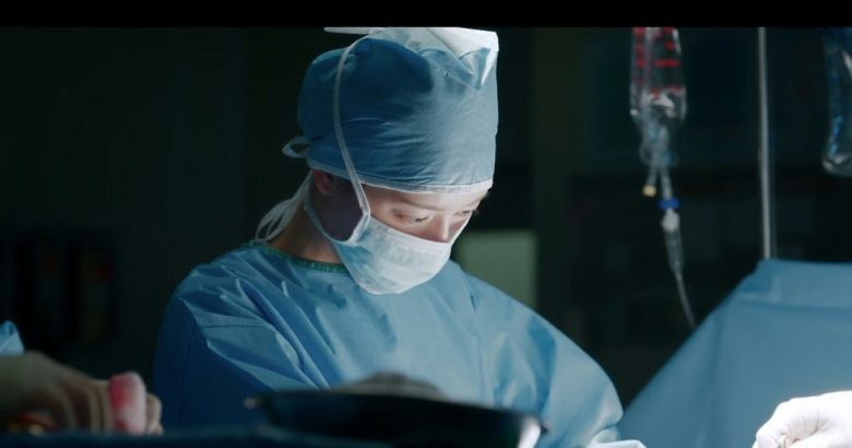 'Doctor X' đối mặt với việc xem xét phát sóng sau những tranh cãi