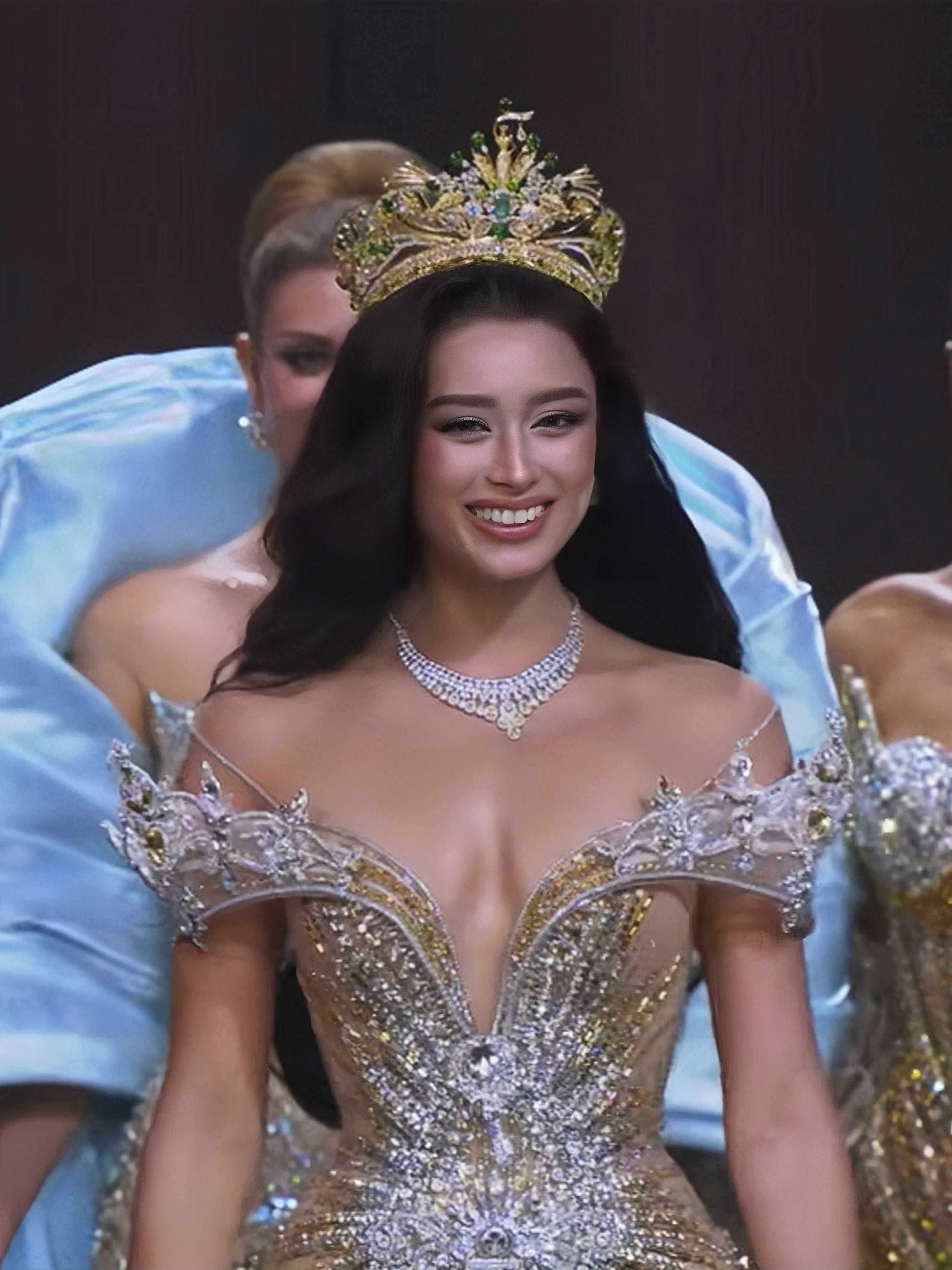 Emoura Phạm đăng quang Á hậu 4 'Miss Grand International 2026'