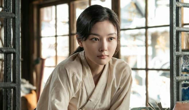 Phim mới của Kim Yoo Jung mang đến niềm hy vọng cho tvN