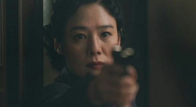 Phim mới của Kim Yoo Jung mang đến niềm hy vọng cho tvN