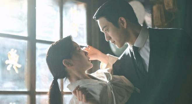 Phim mới của Kim Yoo Jung mang đến niềm hy vọng cho tvN
