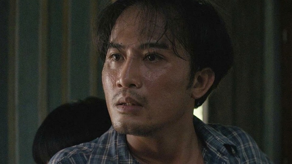 Doãn Quốc Đam gây ám ảnh với vai chồng vũ phu trong 'Căn nhà không mái che'