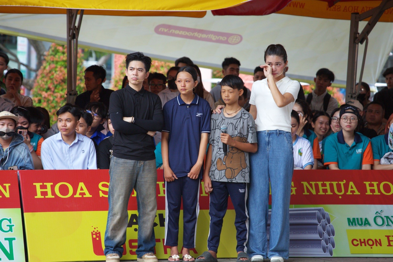 'Mái ấm gia đình Việt': MC Đại Nghĩa, ca sĩ Đạt Long Vinh và Á hậu Mâu Thủy xót xa trước những mảnh đời bất hạnh