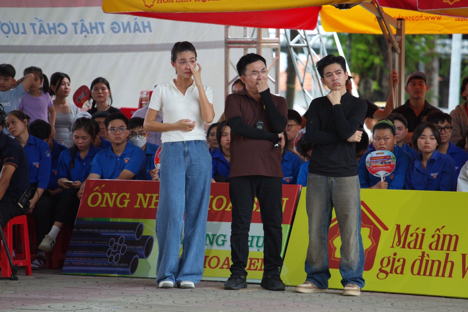 'Mái ấm gia đình Việt': MC Đại Nghĩa, ca sĩ Đạt Long Vinh và Á hậu Mâu Thủy xót xa trước những mảnh đời bất hạnh