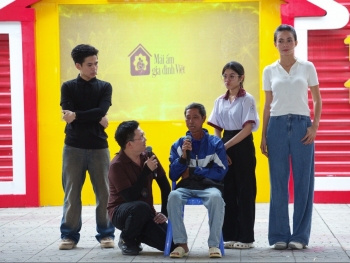 'Mái ấm gia đình Việt': MC Đại Nghĩa, ca sĩ Đạt Long Vinh và Á hậu Mâu Thủy xót xa trước những mảnh đời bất hạnh