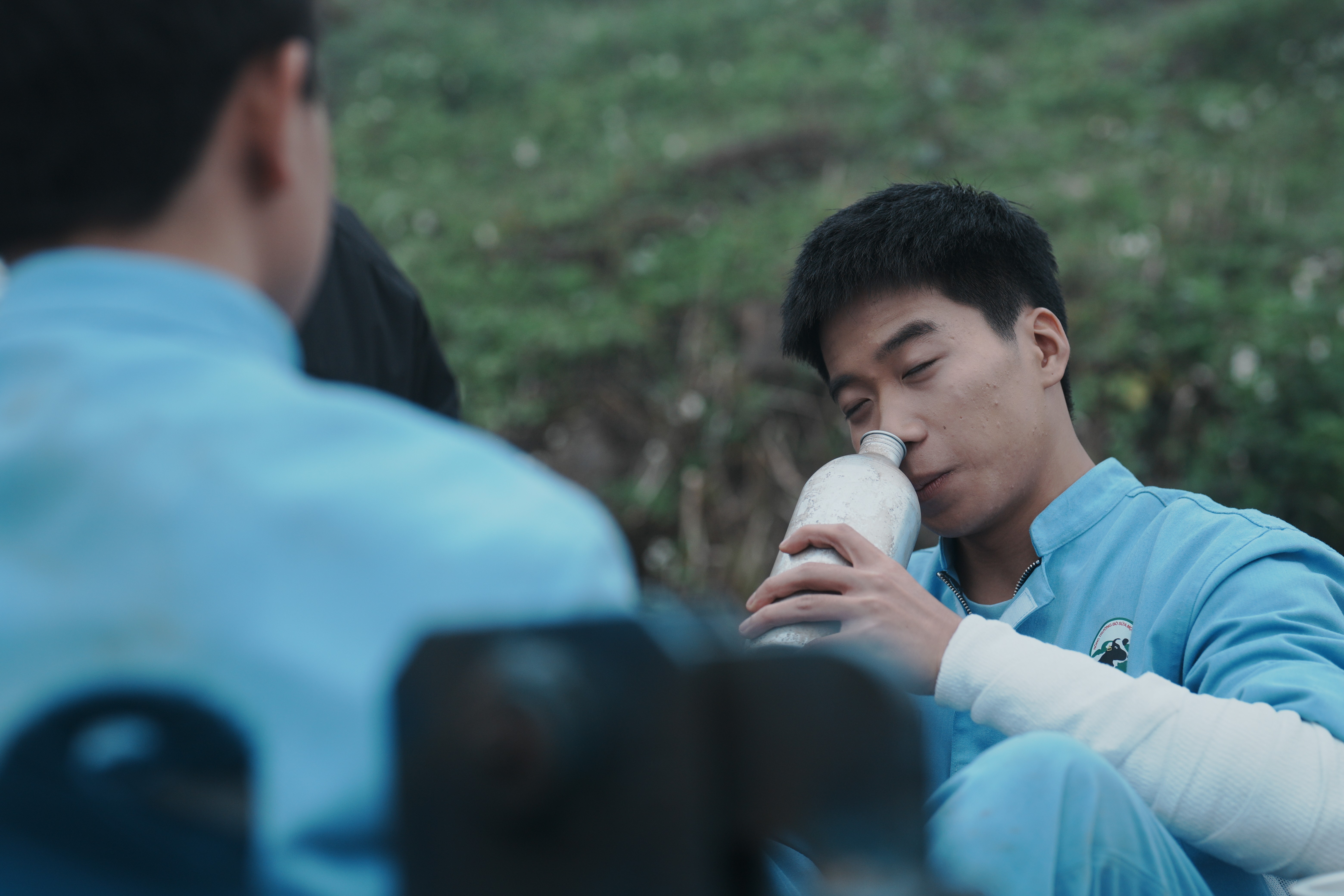 Huy Tít liều lĩnh làm bố ở tuổi 24 trong phim điện ảnh 'Bò sữa bay'