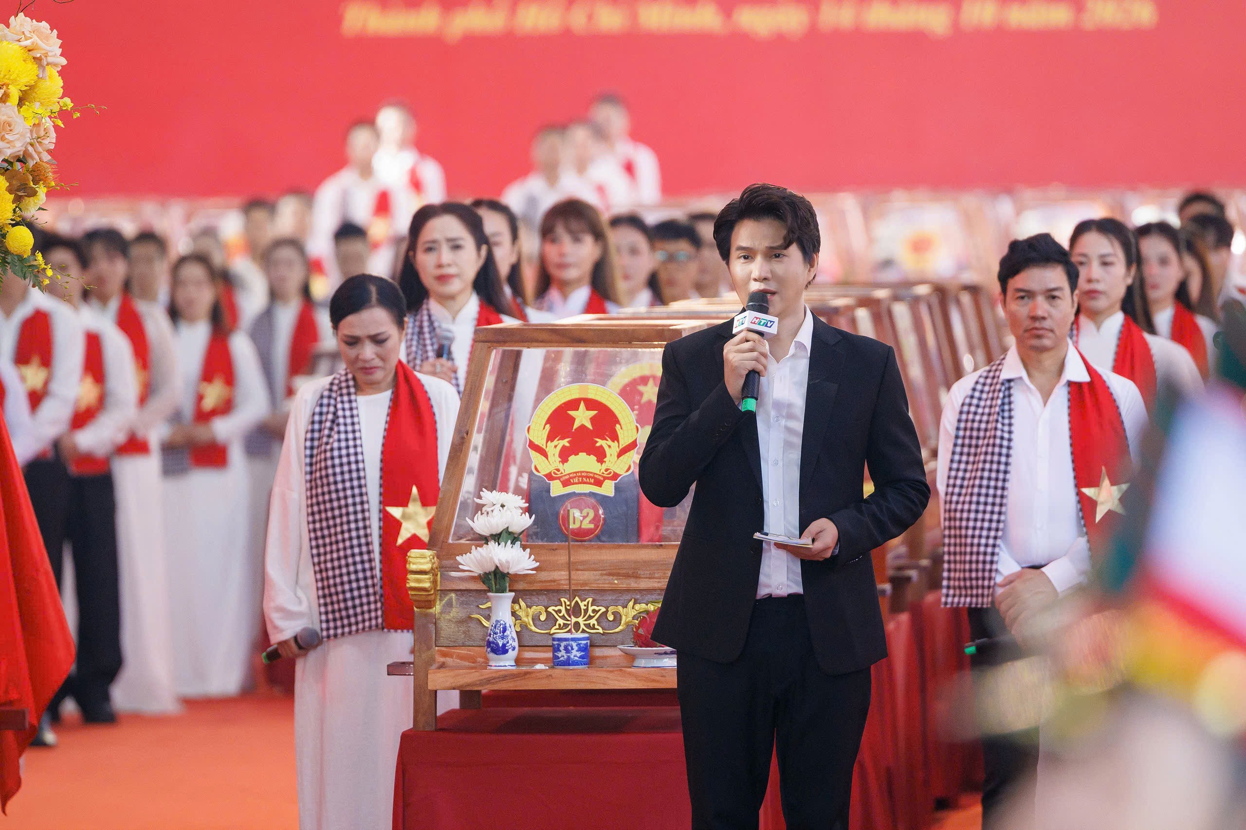 Vũ Mạnh Cường: Khi lời dẫn trở thành tiếng lòng tri ân