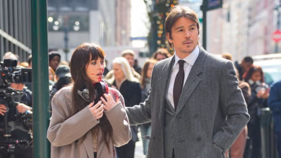 (Review) ‘Verity’: Nhiều cú ‘twist’ nhưng thiếu sức nặng