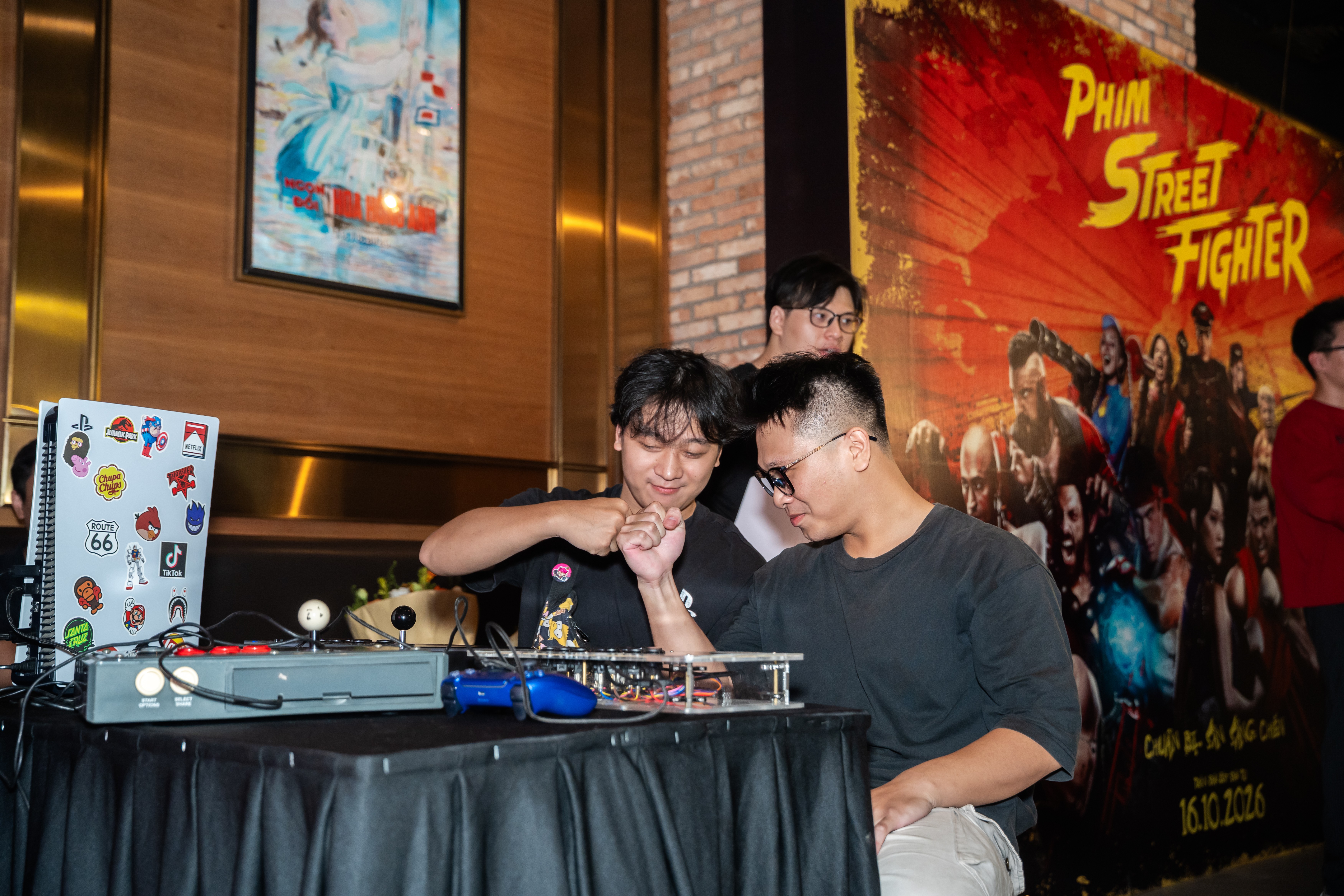 Anh tài Duy Nhất cùng dàn tuyển thủ Esports đổ bộ thảm đỏ 'Phim Street fighter'