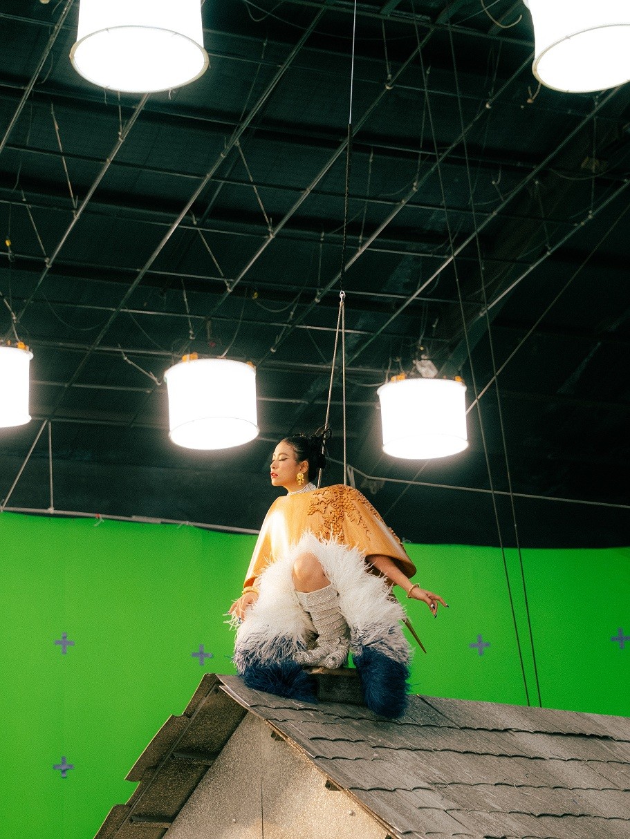 Hậu trường MV 'Thầy dùi': Hoàng Thùy Linh huy động ê-kip 315 người, đầu tư quy mô như một bộ phim điện ảnh