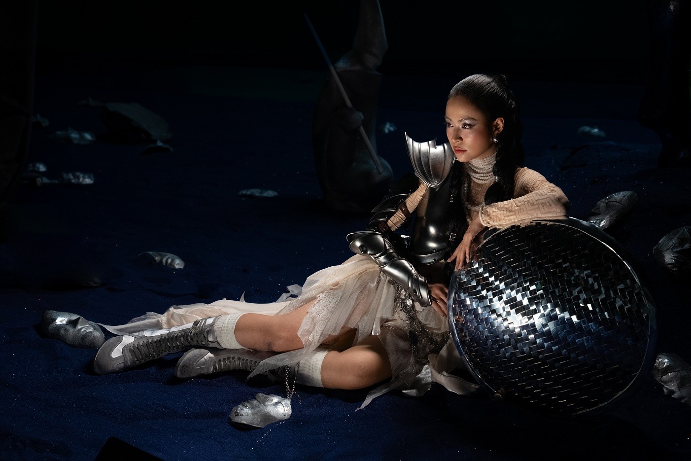 Hậu trường MV 'Thầy dùi': Hoàng Thùy Linh huy động ê-kip 315 người, đầu tư quy mô như một bộ phim điện ảnh