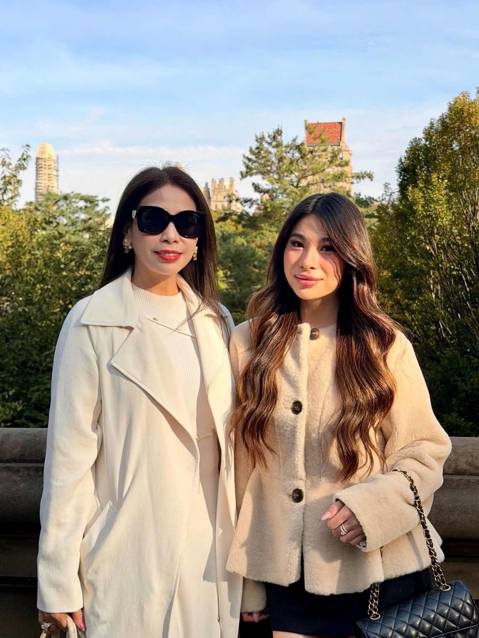 Lý Hương mừng sinh nhật con gái tại New York