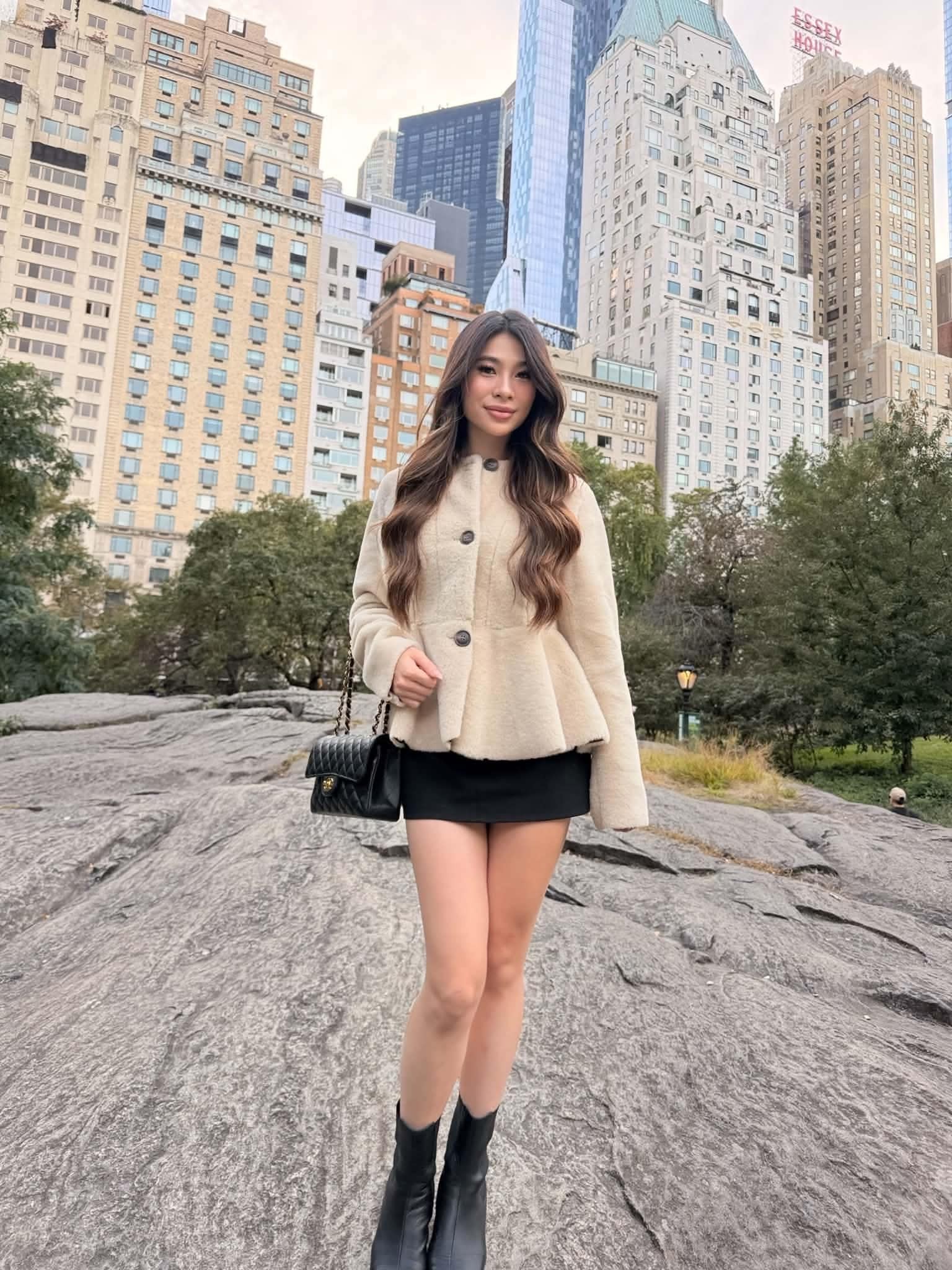 Lý Hương mừng sinh nhật con gái tại New York