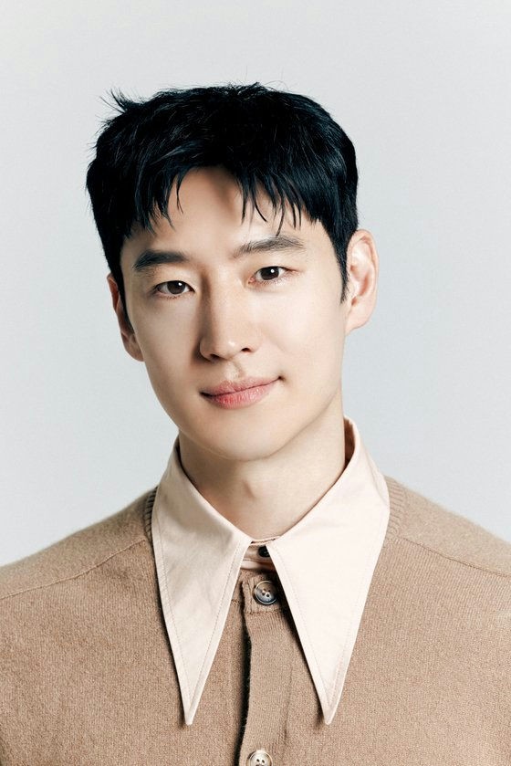 Lee Je Hoon đối mặt với nguy cơ gián đoạn sự nghiệp nghiêm trọng