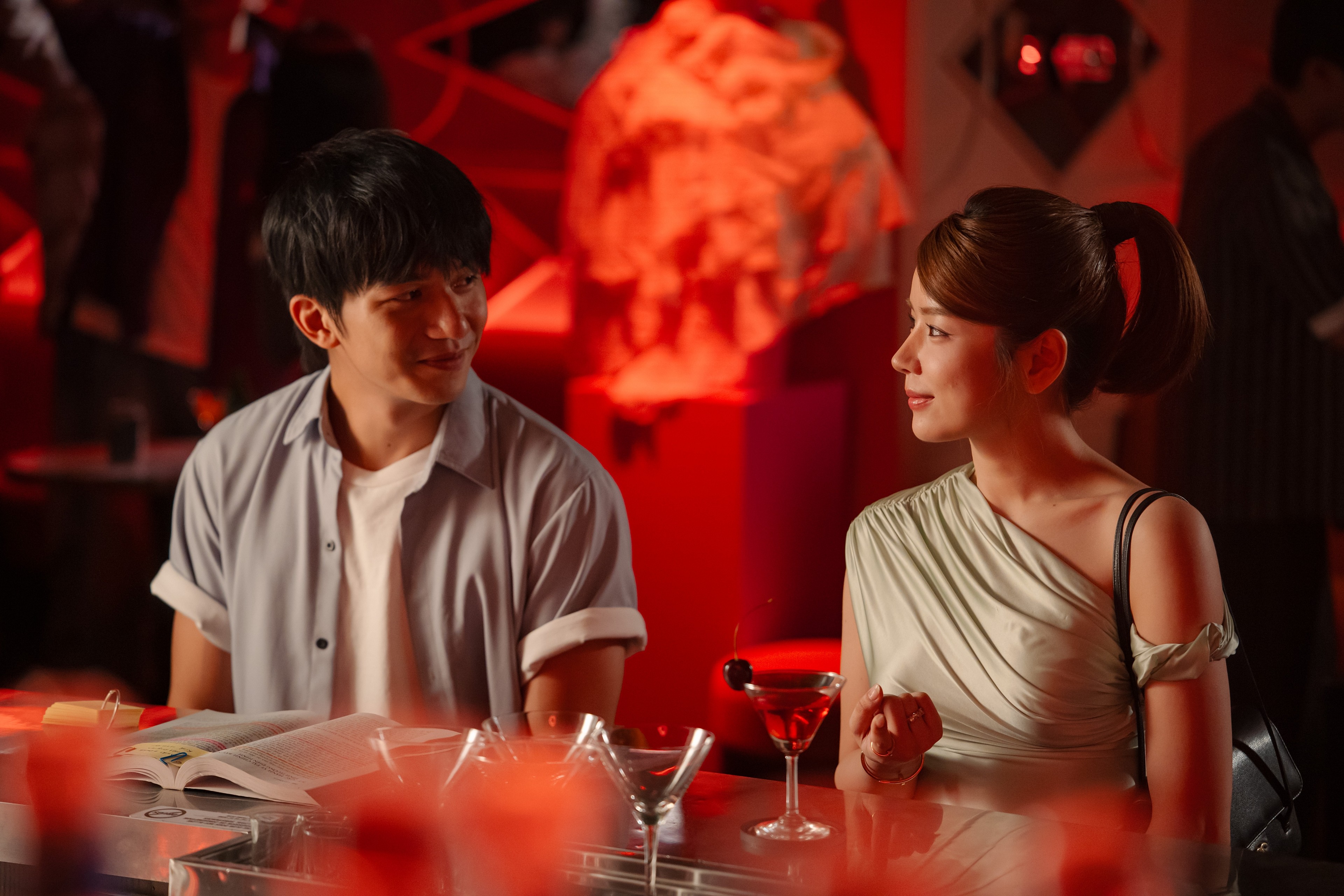 Bùng nổ visual trong First look 'Yêu sai yêu lại!': Đỗ Nhật Hoàng và Mie sánh đôi cực tình tứ