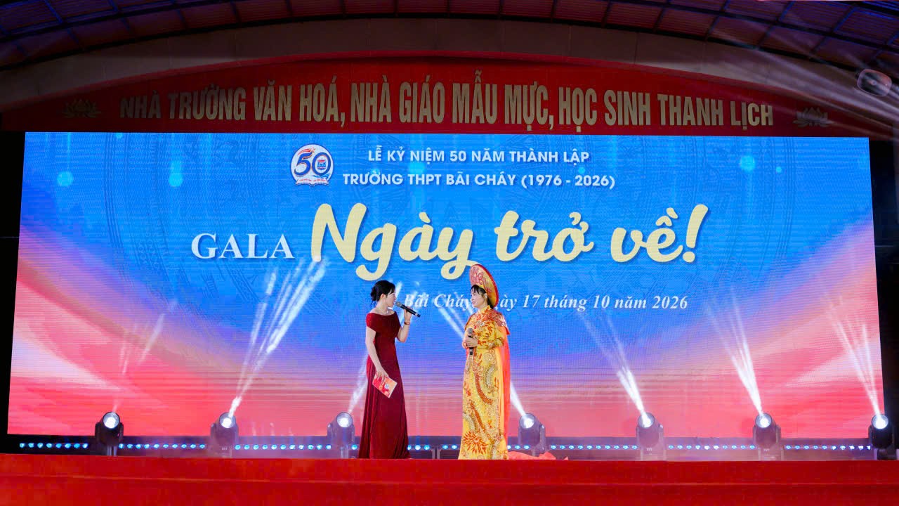 Ca sĩ Trang Nhung trở về mái trường xưa, tìm lại những năm tháng thanh xuân