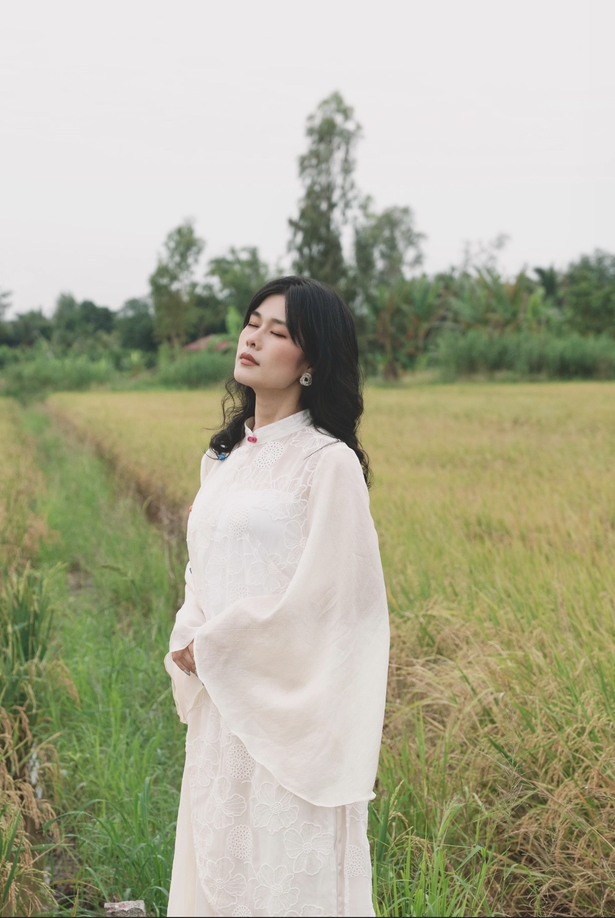 Mang nét đẹp truyền thống Khmer vào MV 'Mẹ Cò', Phúc Anh tiếp tục hành trình âm nhạc - thiện nguyện đầy ý nghĩa '54 dân tộc Việt Nam'