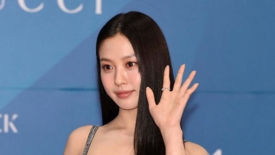 Go Min Si liên tiếp vắng mặt vì scandal bạo lực học đường