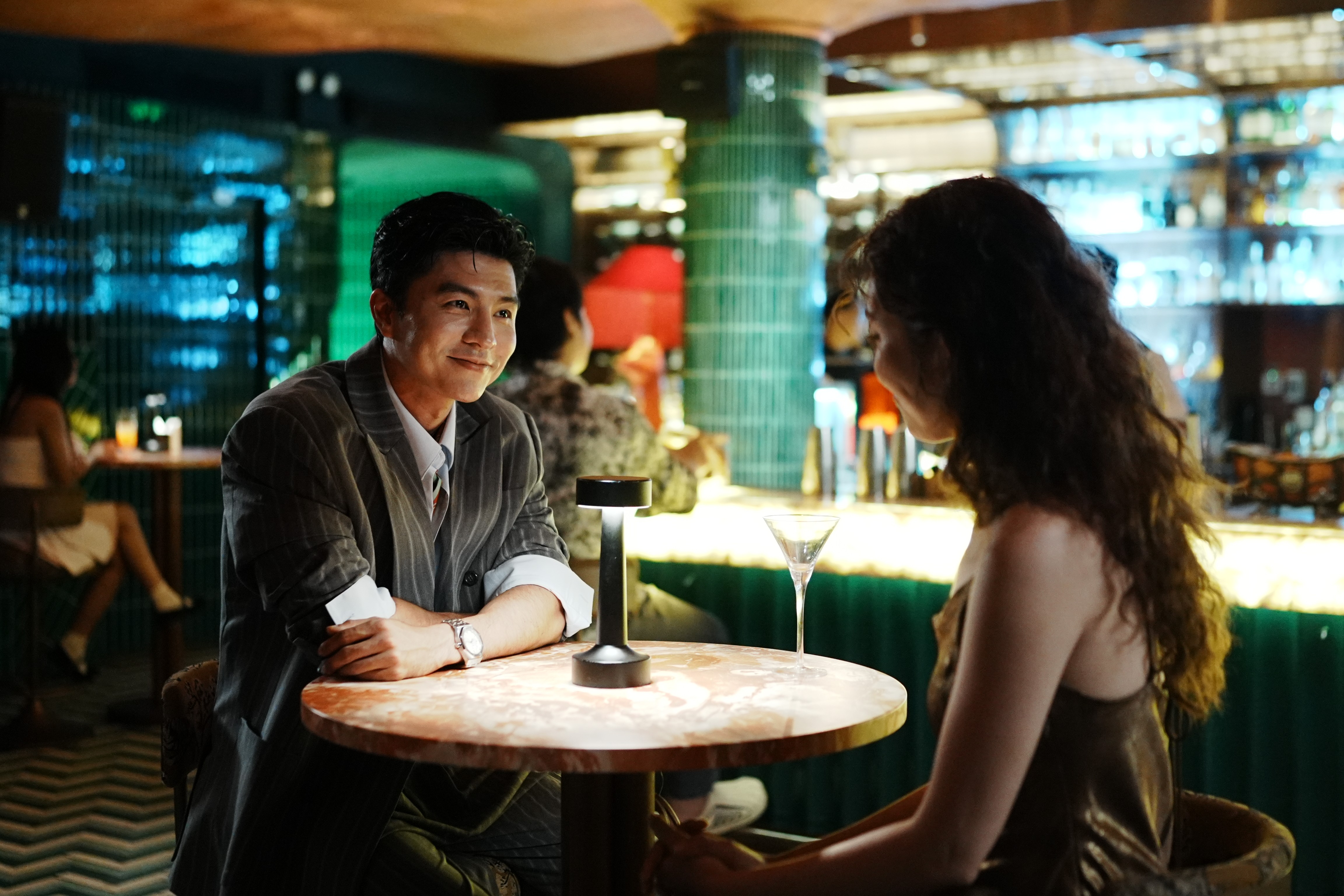 'Bắt cá ba tay': Thúy Ngân cùng lúc vướng vào 3 mối tình, 'một đống rắc rối' chờ phía trước