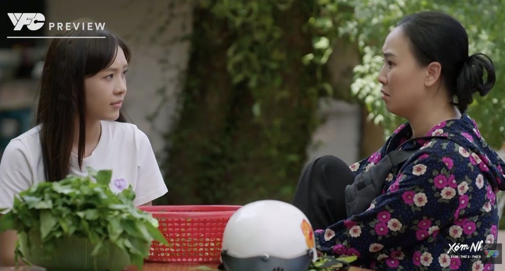 'Xóm nhỏ' tập 8: Ông Đô lên Hà Nội đòi công bằng cho Trâm, Phong bị hiểu lầm thân mật với cô