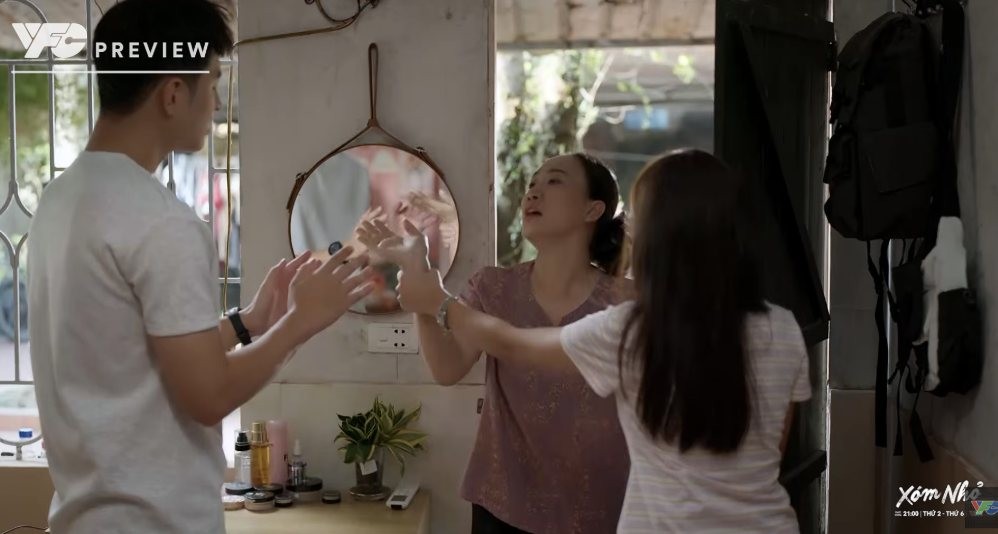 'Xóm nhỏ' tập 8: Ông Đô lên Hà Nội đòi công bằng cho Trâm, Phong bị hiểu lầm thân mật với cô