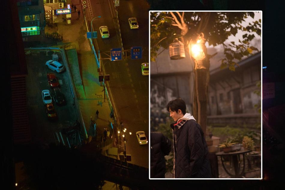 Tiêu Chiến 'lộ diện' tại Trùng Khánh trước giờ phát sóng 'Thành phố diệu kỳ'