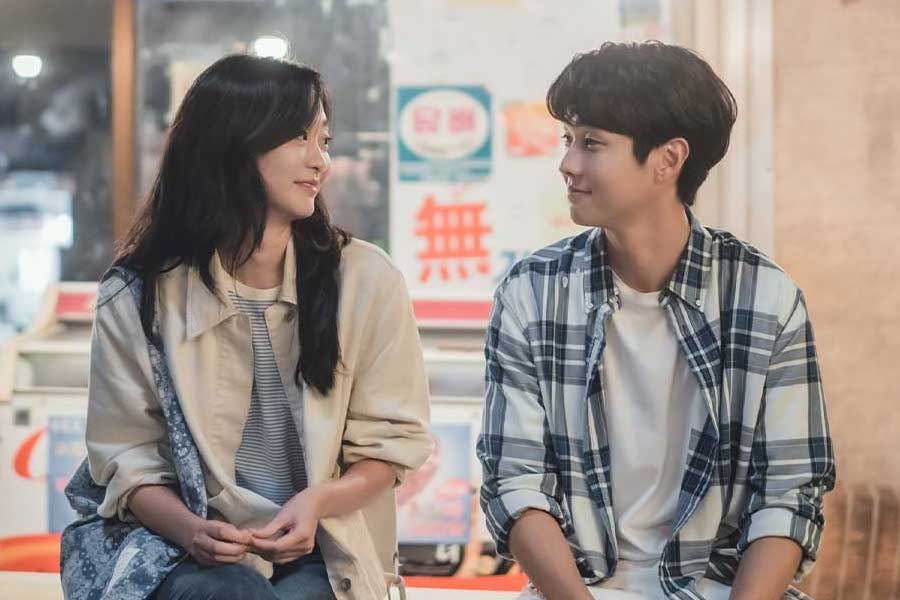 Kim Da Mi và Choi Woo Shik phát 'cẩu lương' khiến rating 'Our Beloved Summer' tăng vọt!