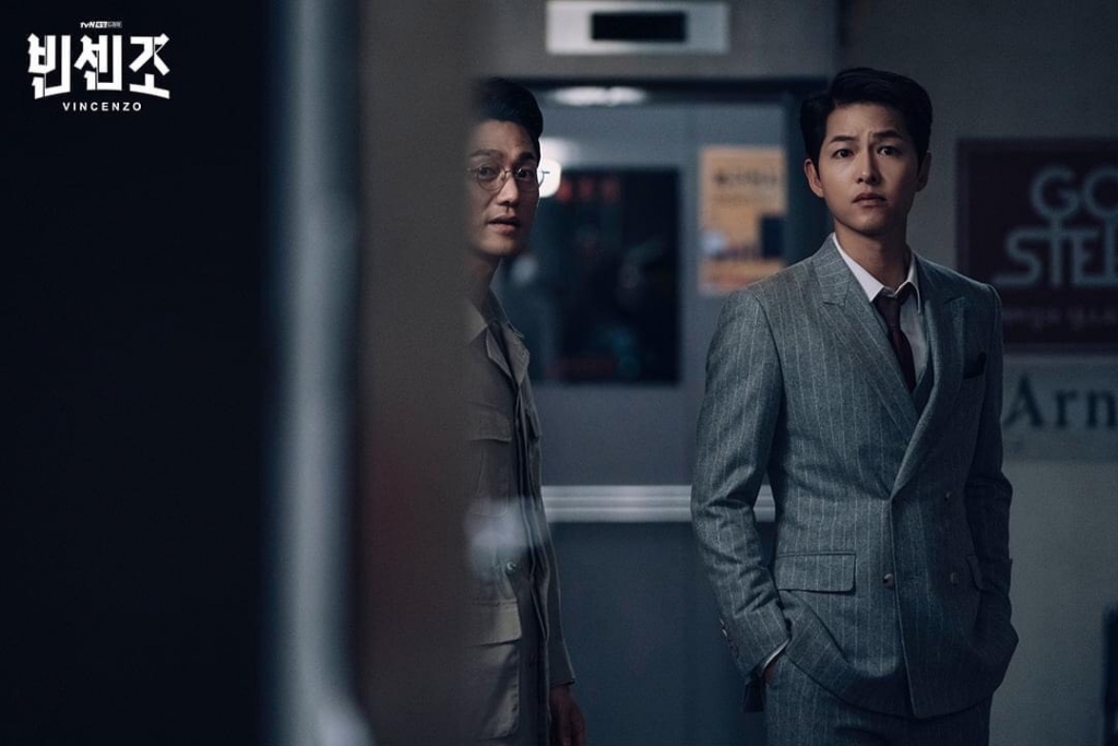 Song Joong Ki và Lee Jun Ki - Ai mới là luật sư 'sexy' nhất màn ảnh nhỏ?
