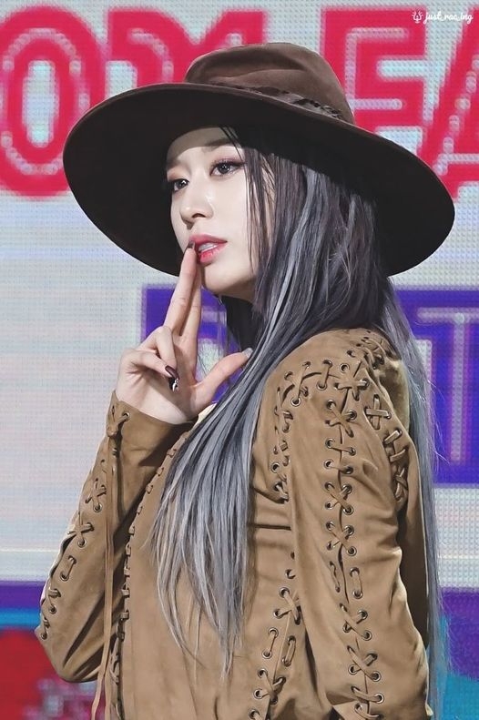 'Crush Quốc Dân' Jiyeon kết hôn, chủ rể: 'Anh hứa sẽ làm em hạnh phúc'