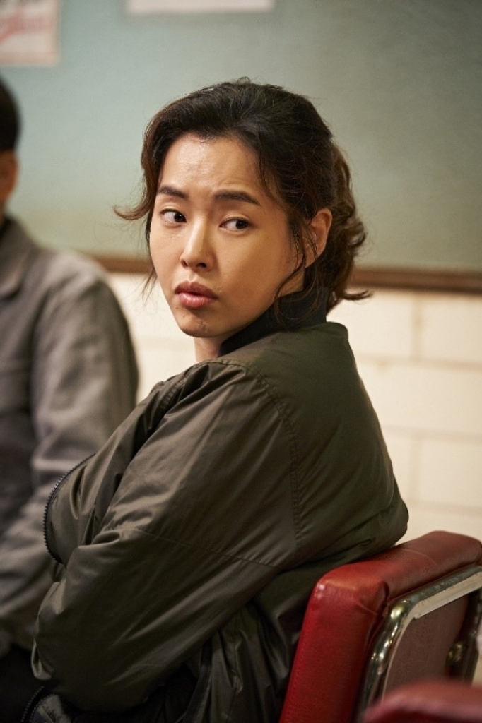 honey lee tu hoa hau dep nhat han quoc den mot nu dien vien thuc thu