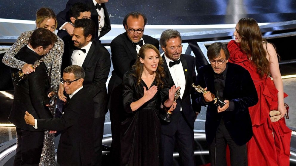 Tường thuật trực tiếp Lễ trao giải Oscar 2022: Phim xuất sắc nhất gọi tên 'Coda'
