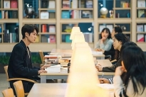 'Quân vương bất diệt': Lee Min Ho 'cưa gái' trong thư viện?