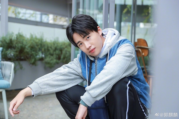 thai tu khon bo thuc tap sinh thanh xuan co ban 2 di theo angelababy va quach ky lan