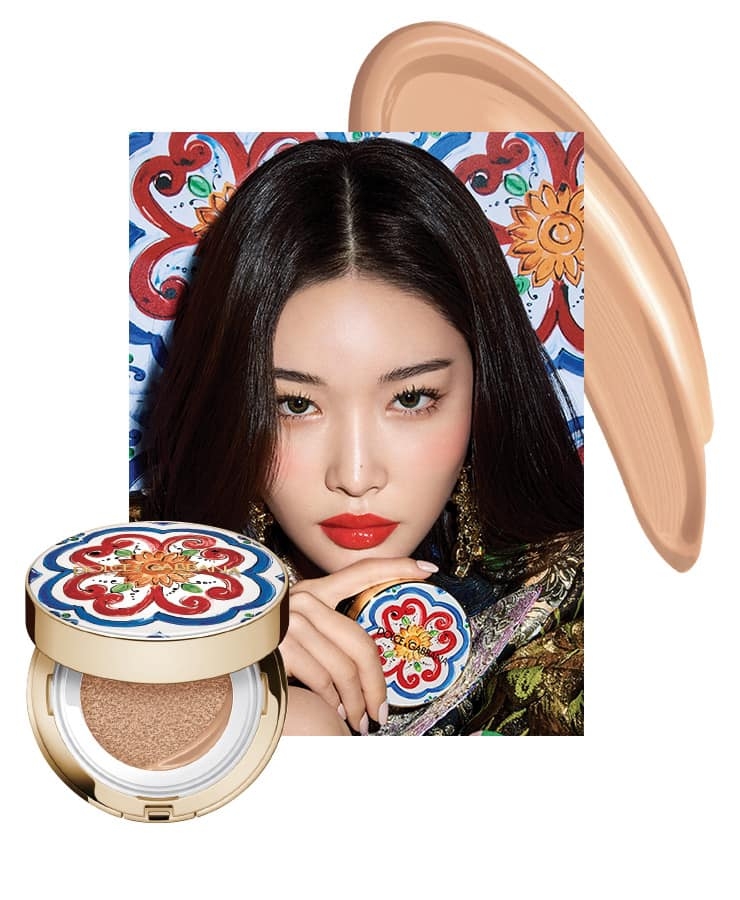 'Biểu tượng gợi cảm' Chungha sexy 'ngút trời' với BST Dolce & Gabbana