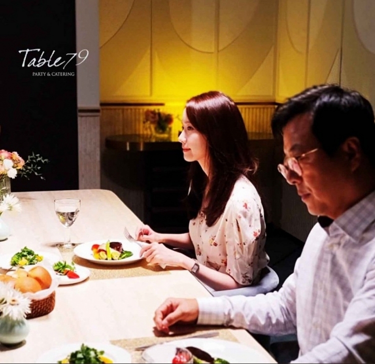 Bộ đôi trai tài gái sắc Lee Jong Suk và Yonna hẹn khán giả tháng 7 trong siêu phẩm mới