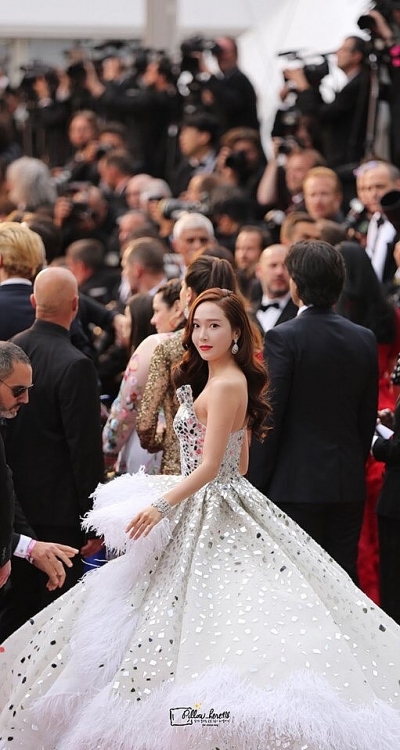 jessica cuu thanh vien nhom snsd long lay nhu cong chua co tich tren tham do lhp cannes 2019