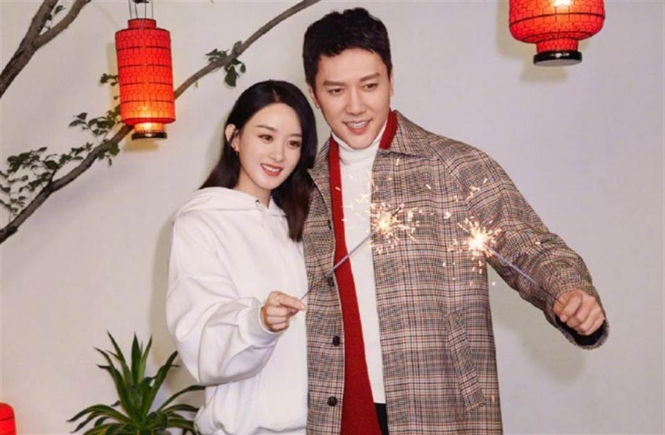 Vừa ly hôn Triệu Lệ Dĩnh, Phùng Thiệu Phong đã hớn hở 'cặp kè tình mới' Hải Thanh tại Thượng Hải