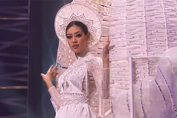Khánh Vân sải bước đầy tự tin, 'chặt chém' các đối thủ nặng ký trong đêm bán kết 'Miss Universe'